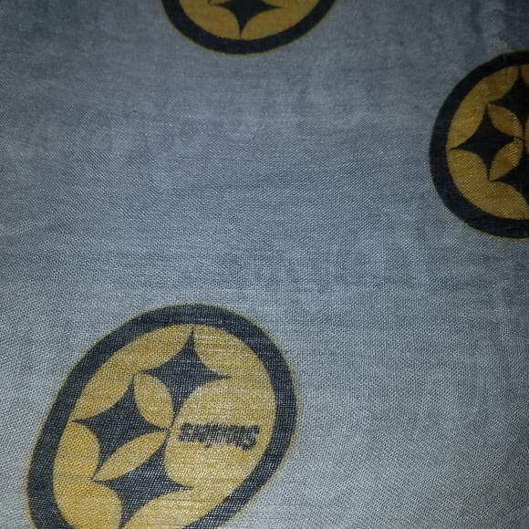 NFL PITTSBURGH STEELERS Women's Infinity Scarf - Picture 3 of 8